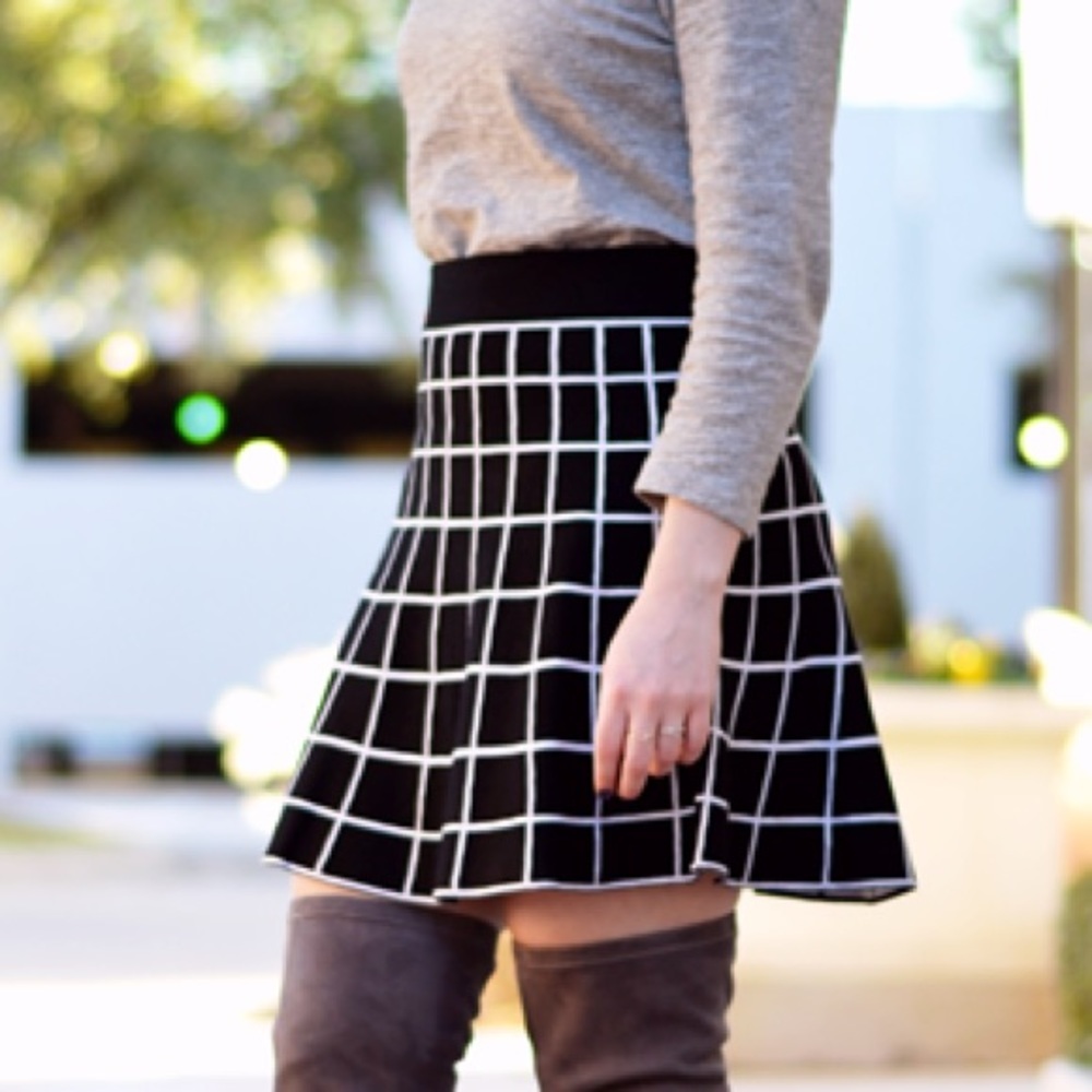 Forever 21 Black Grid Print Knit Sweater Skirt Small Mini Black White Windowpane